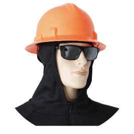 Capuchon HDX3 porté sous un casque de chantier orange – protection et confort pour les travailleurs.